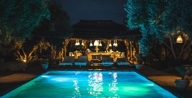 piscina iluminada con led de noche